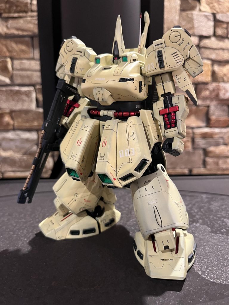 まずは素立ち！今回はスジボリをメインにディテールアップしましたがパーツが大きいためMSGやデカールなども駆使して情報量の追加をしました(*'▽'*)