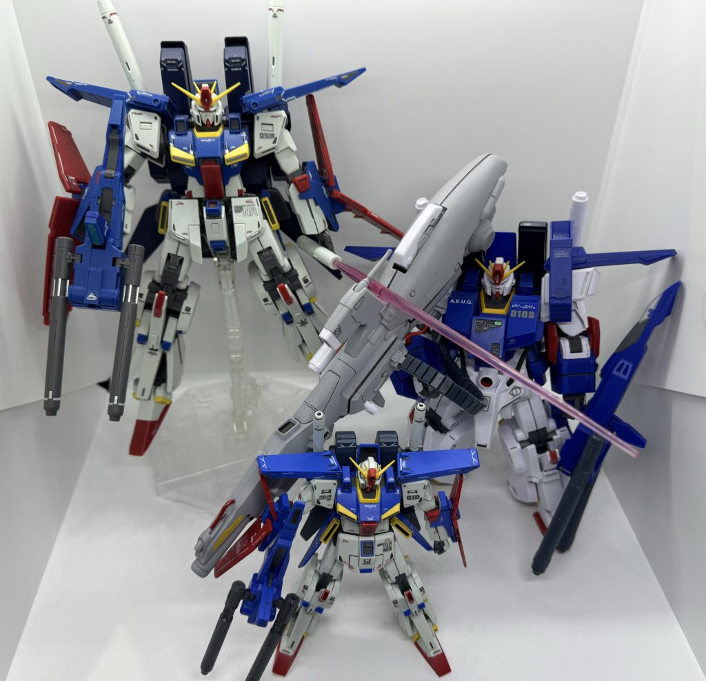 でも「強化型」はさすがのカッコよさをとても感じた。「フルアーマー」は約40年前、友達が待っていてそれはもう喉からニッパーが出そうな勢いで羨ましかった思い出がふつふつとよみがえる。(遠い目全力で楽しみ遊ぶ、現在の困った