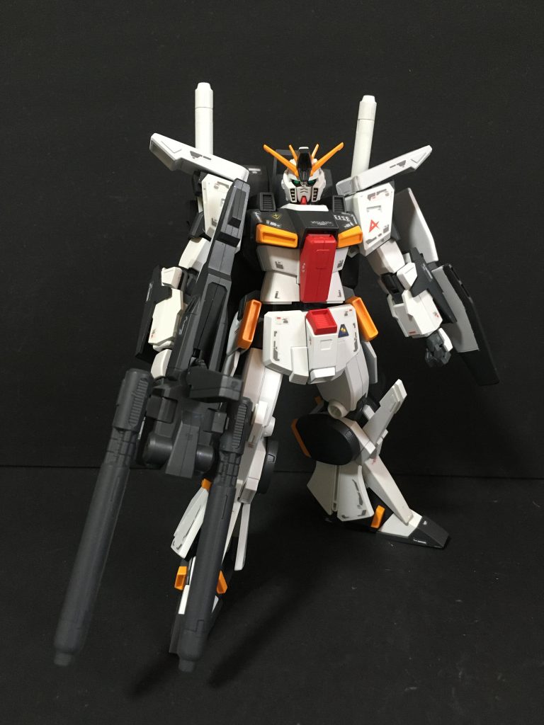 正面右側アムロはZZを評価していなったのでZZではなくZの配備を希望していたという話のようですが、、、そんなことは気にせず作成しました。