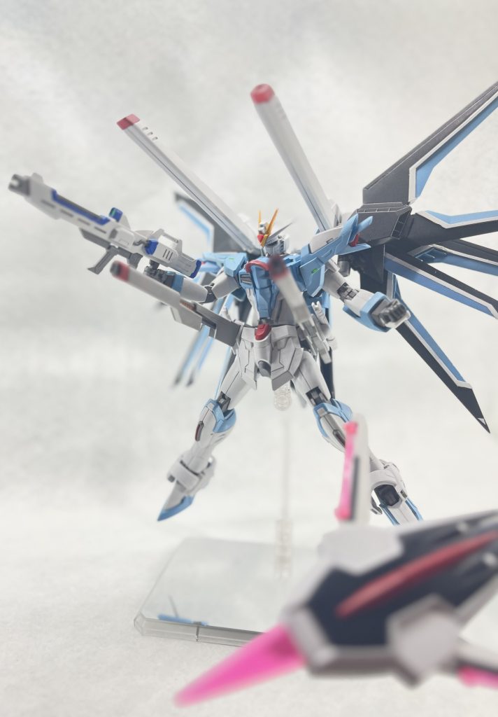 ハイマットフルバーストした時にちょっと遅れてシールドが画面の前を飛んでく演出がカッコよかったのでそれっぽく