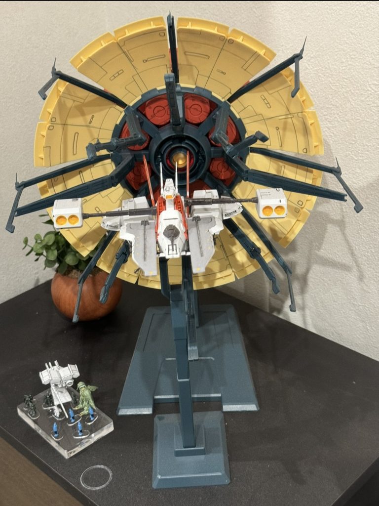 このサイズ感だと『エマリー散華』の時のクインマンサすげぇな、って思う。