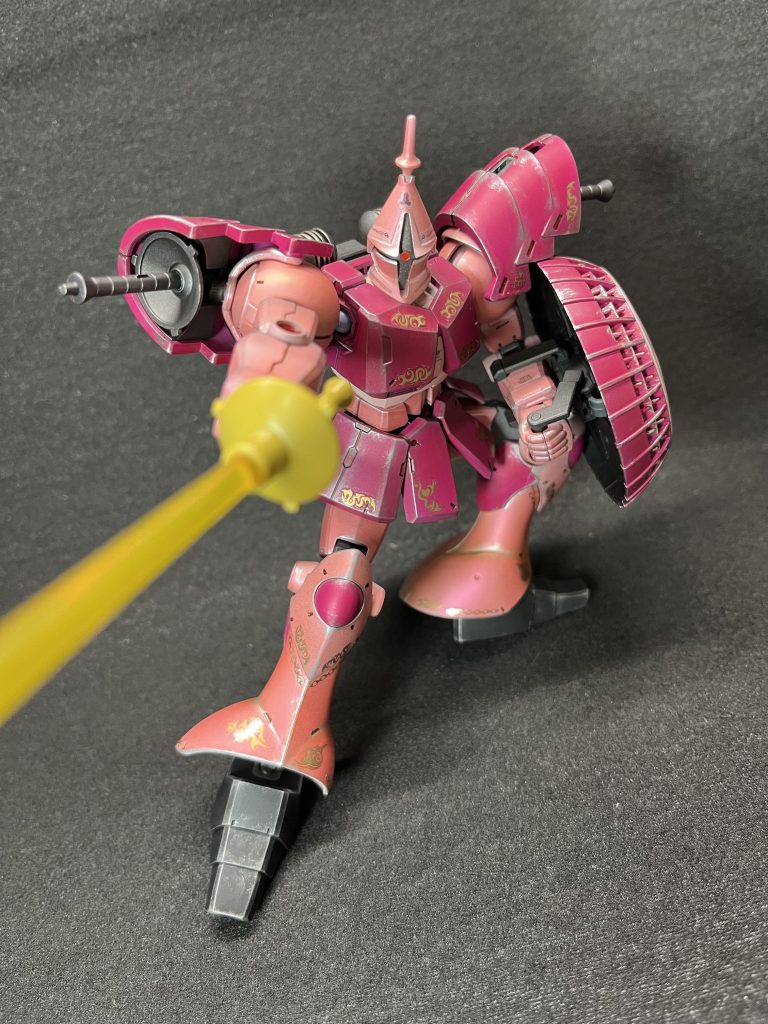 苦手なデカールを目一杯使ってます