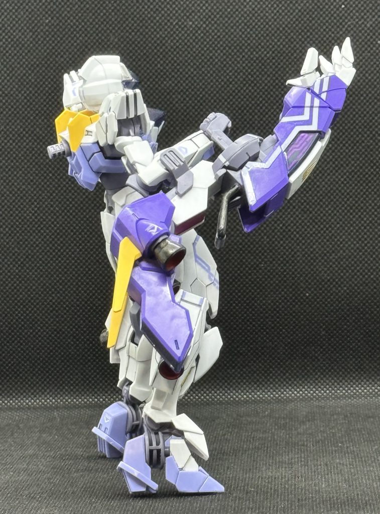 「虎の手」が重すぎてこんな姿勢。