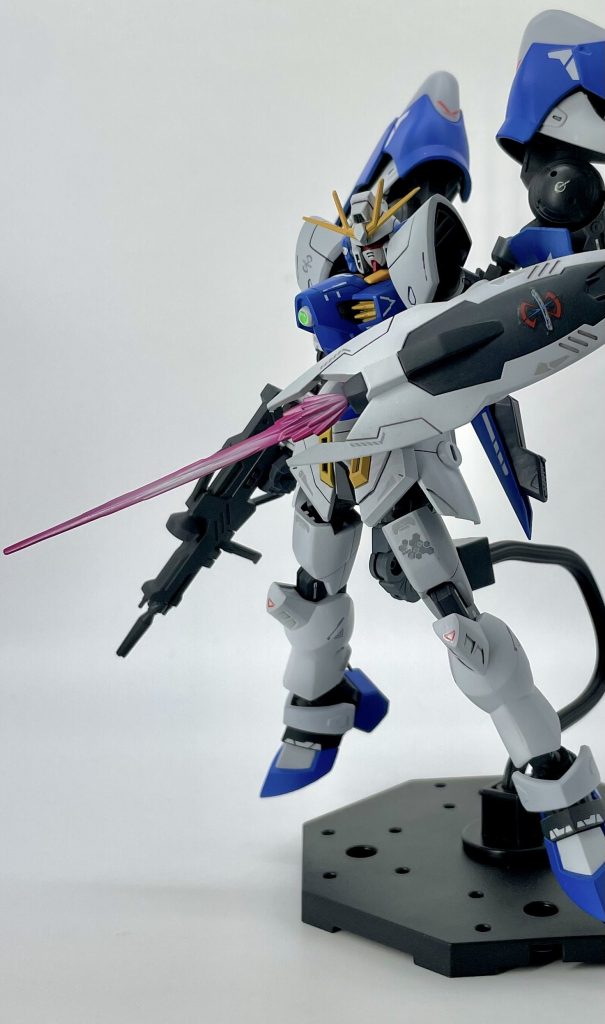 サーベル刃はグラデーション塗装してみました☺️  グラデーションと言えば、サムネにあるドラグーンのエフェクトパーツのグラデーションのはなs・・ おっと、ドラグーンシステムをまだお見せしてないですね