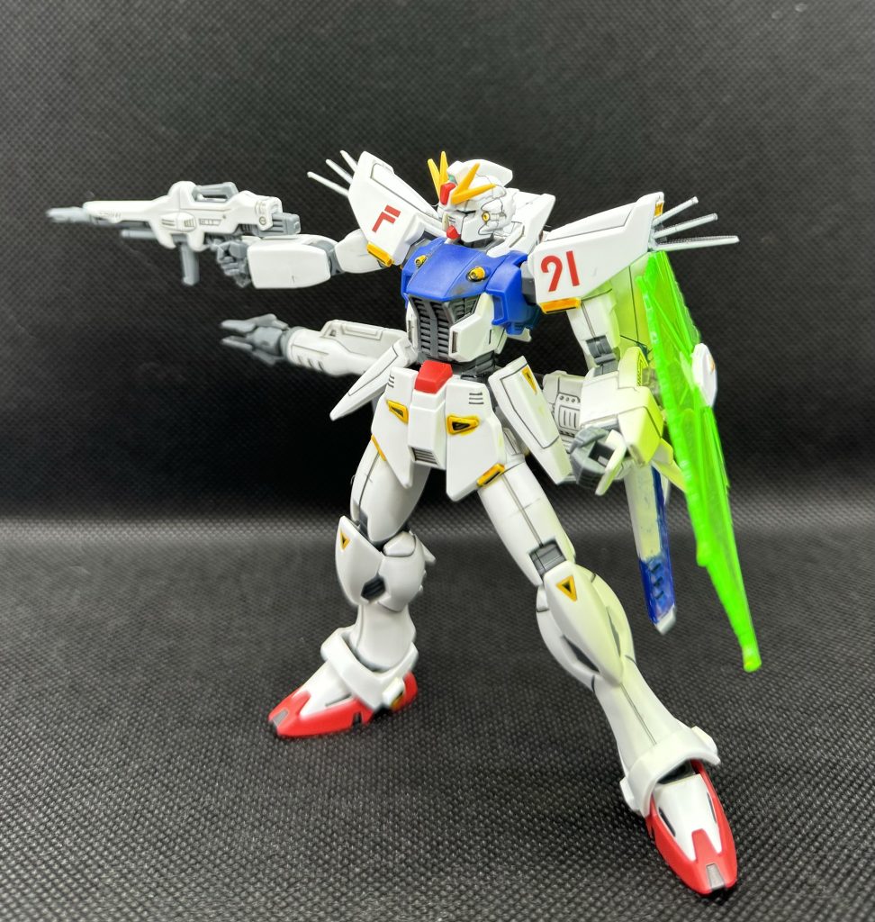 組立て後、笑える程小ぶりでひとしきり笑った。ZZ時代の機体と比べるともう、ね。