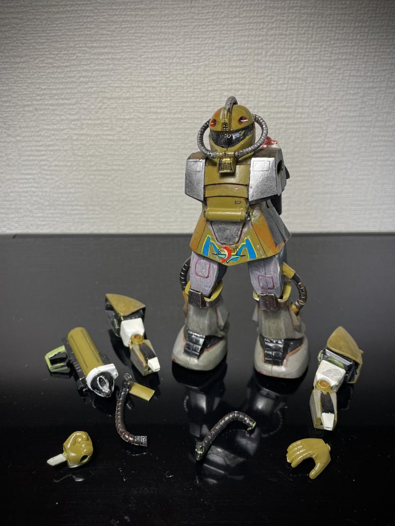 いつかは復活させたいと思い、ようやく手を出しました。デカール貼らずにとっておけば良かったなあ。