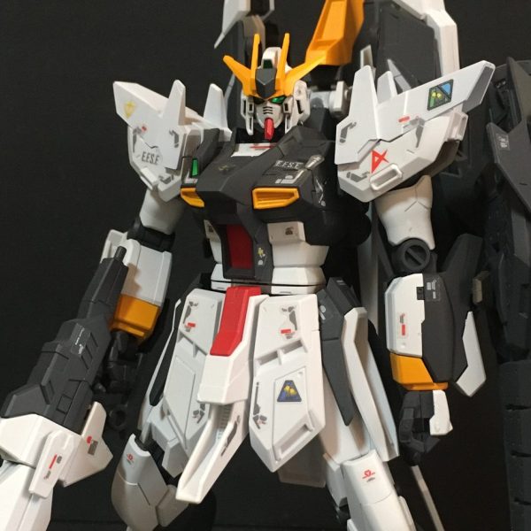 HG Hi-νガンダム ヴレイブアメイジング ニューガンダムカラー
