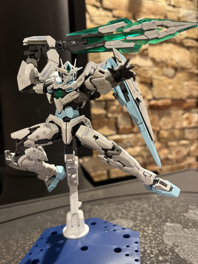 そしてバスターソードに変形してポージング!この大剣がまたカッコいい(=´∀`)