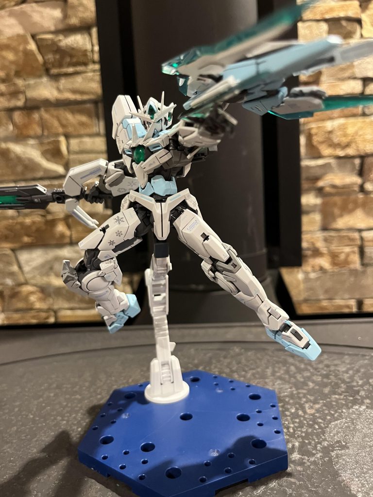 そしてGNソードビットを発射形態にしてポージング!