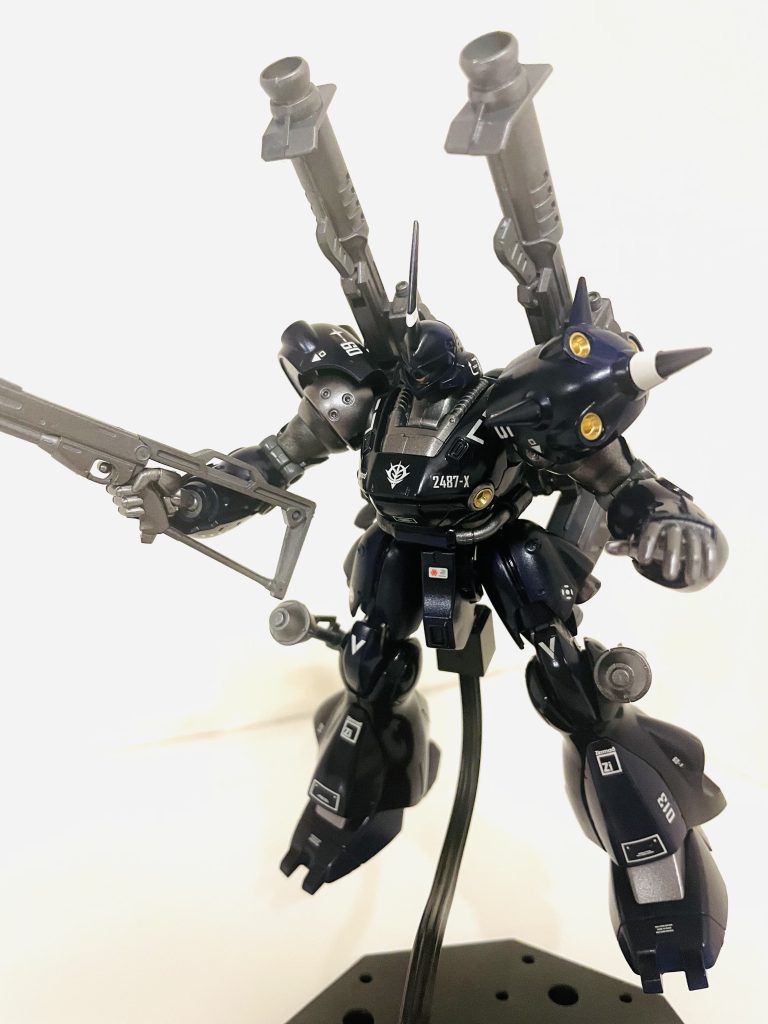 ライトがないとダークネイビーです！デカールは白しか貼ってません！