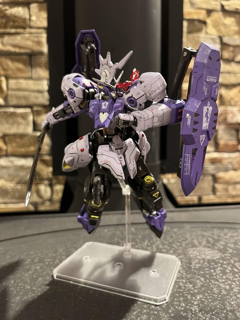 そして個人的に1番びっくりした武器ドリルニーを展開してポージング(๑>◡<๑)