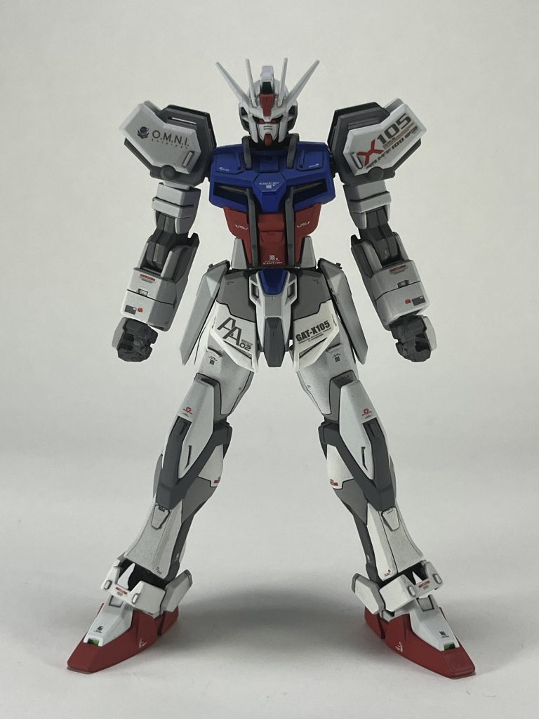 主な改修ポイント①スジ彫り&プラ板プラ棒でディテールアップ②腰サイドアーマーの形状変更③かかと部分の空白をプラ板でフタ④ひざ関節の後ハメ加工(詳しい改修画像は私のXをご覧ください)