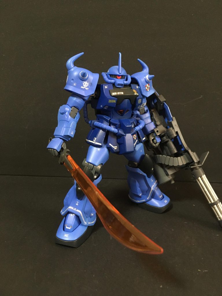 正面右側ノリス・パッカードはランバラルに負けず劣らず男惚れする大好きなキャラなのですが、パーソナルエンブレムが公表されていないので、泣く泣くランバラル仕様で制作しました。