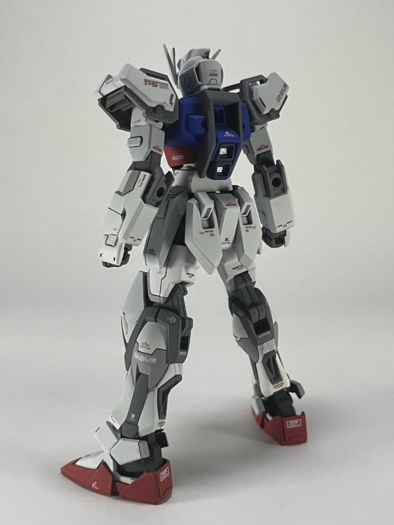 設定カラーのイエローの部分がしっくりこなかったのでグレーorシルバーorホワイトに置き換えました。使用カラーグレーサフMSホワイト・レッド・ブルーMSグレー(連邦系・ジオン系)ステンレス蛍光グリーン