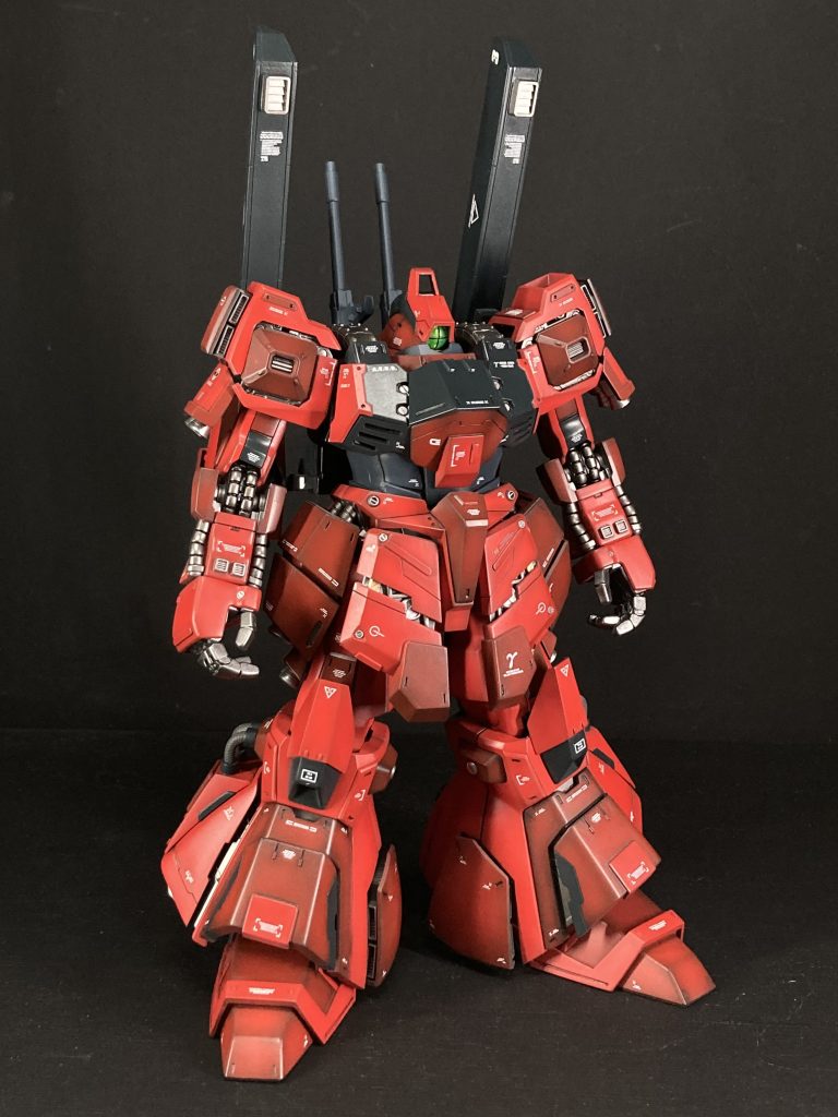 装甲を割って、内部フレーム露出風を目指して製作しました。