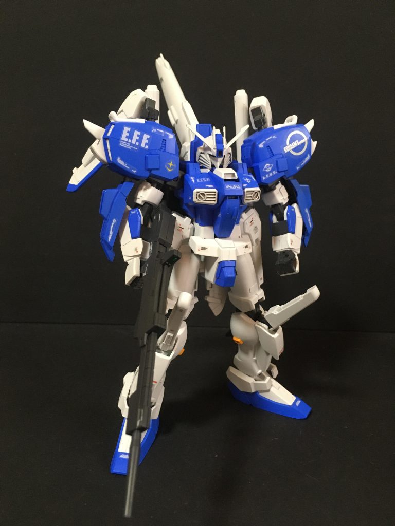 正面右側センチネル発表された当時はEx-Sの方がカッコ良いと思ってましたが、今はSガンダムの方がカッコよく見えます。