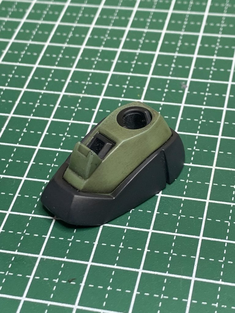 ガンダムマーカーエアブラシで塗装後、つや消しトップコートしてリアルタッチマーカーで塗りつぶして拭き取ったあとです✨