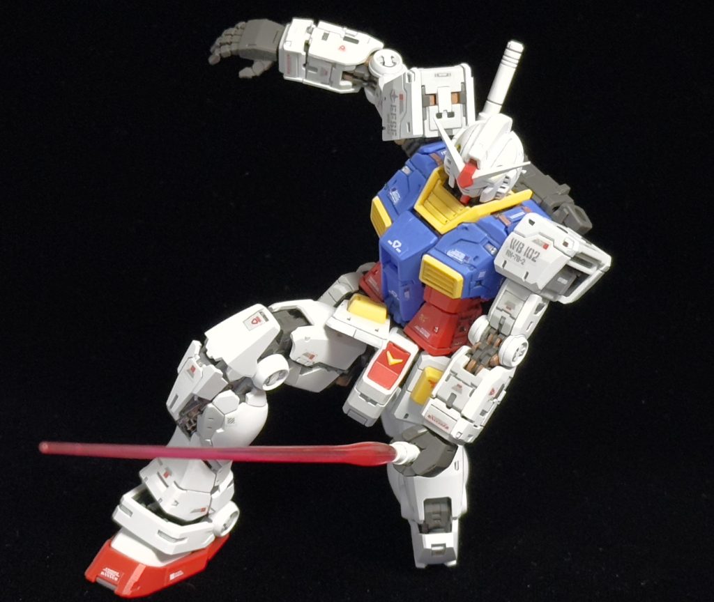 TVアニメ1話の初撃破シーン関係ないのですが、ガンダムの劇場版1作目には唯一TV版第1話がノーカットで収録されているんですよね。