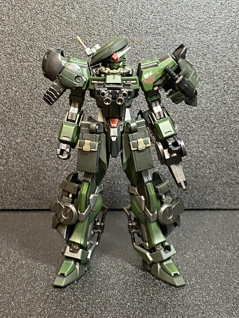 正面材料はEGビルドストライクエクシードギャラクシーに30MMやら、過去に破損してて放置されてた旧RGガンダムの顔などを使用してます