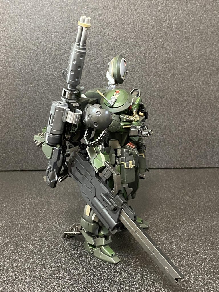 右側、BPが重い為に踵のスパイクを下ろして安定させる苦肉の策、、、