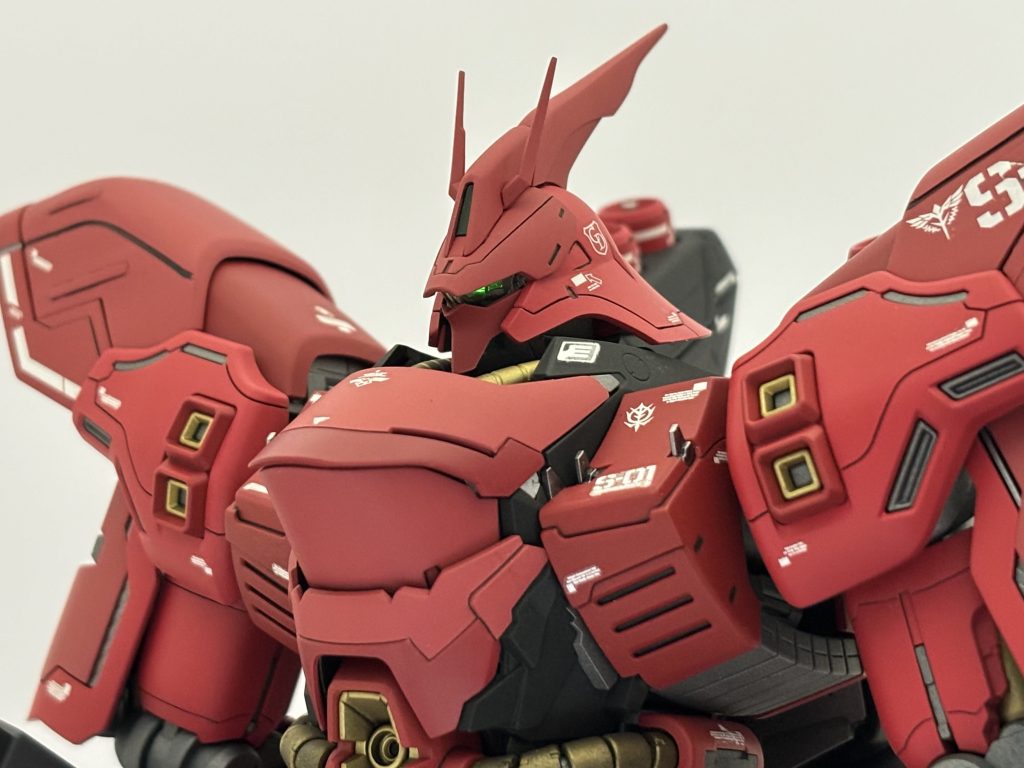 一応モノアイは光るようにしてますが、わかりませんねこりゃ…😔