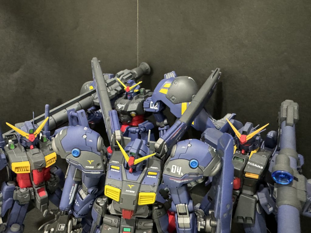 ティターンズに持ってかれたガンダム開発計画のMS達です。この色にするだけで全員悪そうに見えるから不思議😅ご観覧ありがとうございました♪