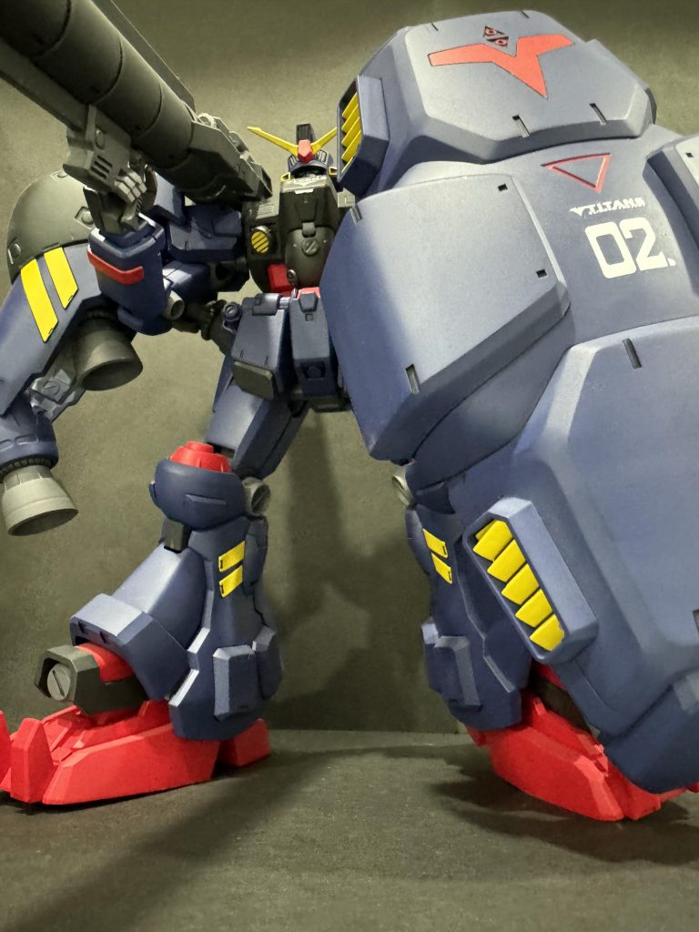 ティターンズがこの機体使ったらヤバそうだな…という所から制作をスタートしました。ガトーがソロモンに帰ってこない世界線のサイサリスでした。ご観覧ありがとうございました！