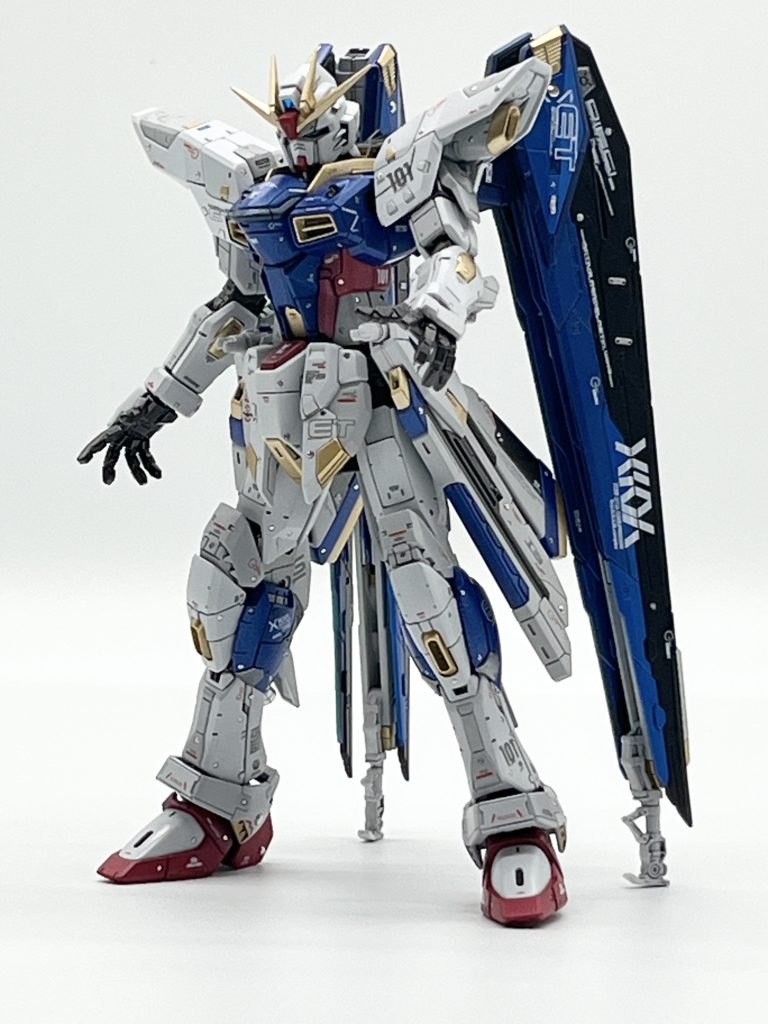 まずは上海の立像と同じポージング