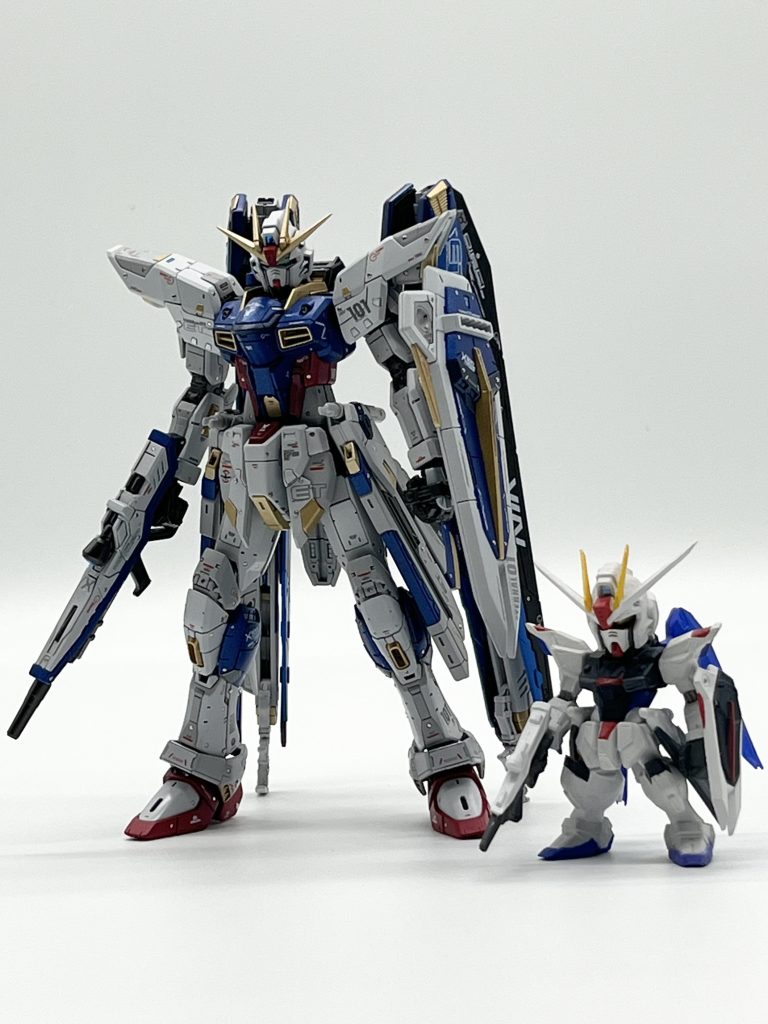 最後に恒例のコンバージとパシャリ📷今回はSEEDコンの締切に間に合わすのに時間がなかったので改造は必要最小限にしてカラーリング重視にしてみました。テンション上がった方はいいねをお願いします🙇♂️前回のHi-νガンダム マークIIがとんでもない閲覧数といいねをたくさん頂きありがとうございました🙇♂️ここまでバズるのは初めてだったので少し怖くなりましたね…😅これからものんびりと頑張って行くので宜しくお願いします🙇