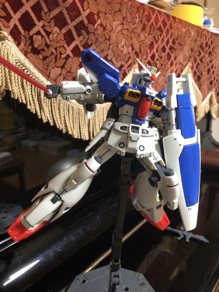 古いキットゆえに武器をよくポロリします、最近のキットみたいにしっかり武器を持ってくれない‥