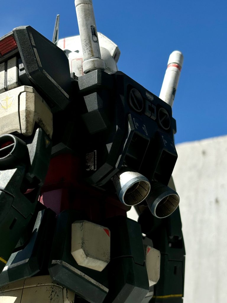 最後の会話はなぜだかずっとガンダムの話でファースト原理主義者と判明6コも年下なのに あ、それはアニキの影響か