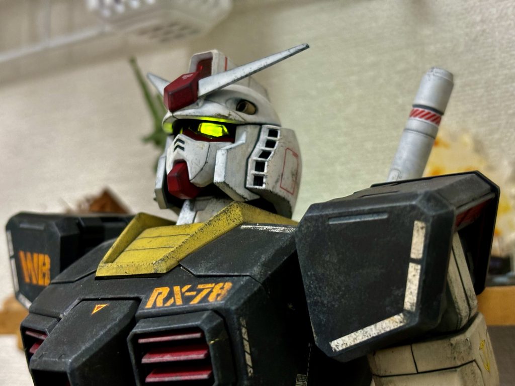 1年ほど前。ずっと手付かずで持っていたこのキットを貰ってほしいと言う。ウチにはそんなデカい箱を置く場所はない。自分で作れと断った。そういうことじゃないのは知ってたけど、受け入れる訳にはいかなかったから。