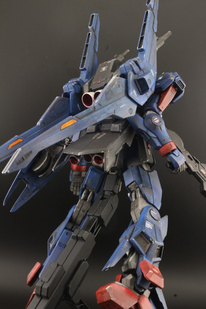 解説書にはエウーゴ所属となっていましたが、カラーリングが薄紫で何となく合わない気がしたので、