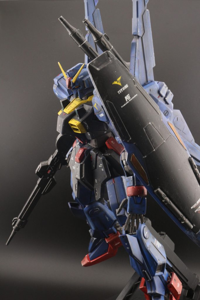 MK-Ⅱの逆。エウーゴからティターンズがこの機体を奪ってなんて、想像しながら作っていました。