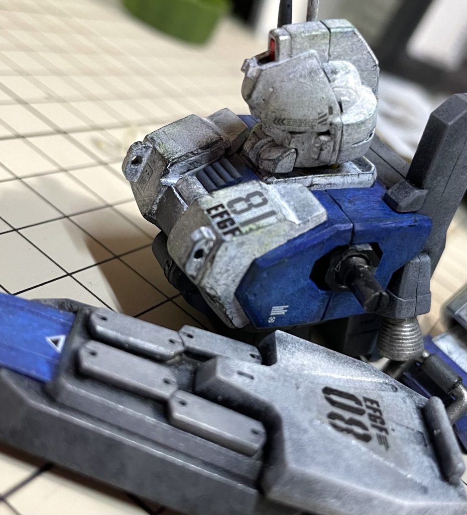 塗装は水性塗料を筆塗りとスポンジ塗装です。