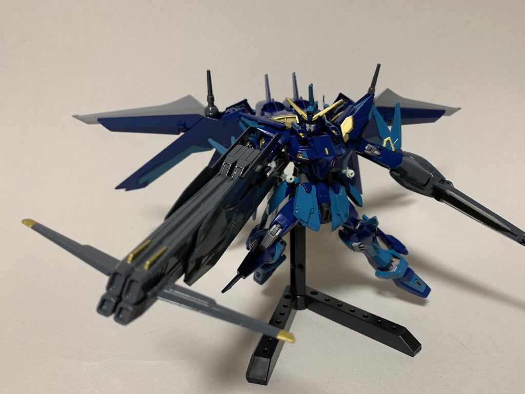 ハッタリ武装その14連装超高インパルス砲『ブリューナク』フリーダムとライフリのインパルス砲をまとめてフリーダムのウイングを外装として貼り付けた代物。