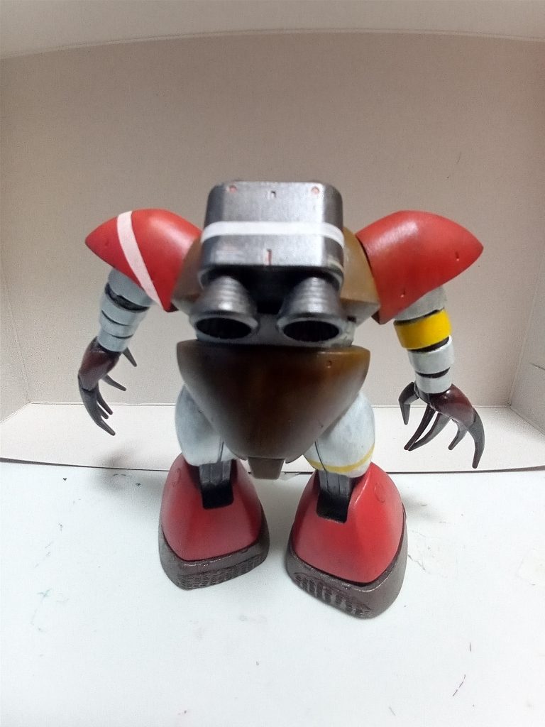 ツィンメリットコーティングはパテを薄く着けて、小型のマイナスドライバーでちまちまとやってみました。初めての試みなので正解はわかりませんが楽しかったです。