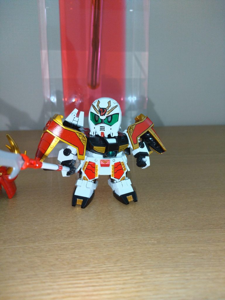 軽装タイプです。頭の塗り分けが大変じゃ…(gundam-kao5)