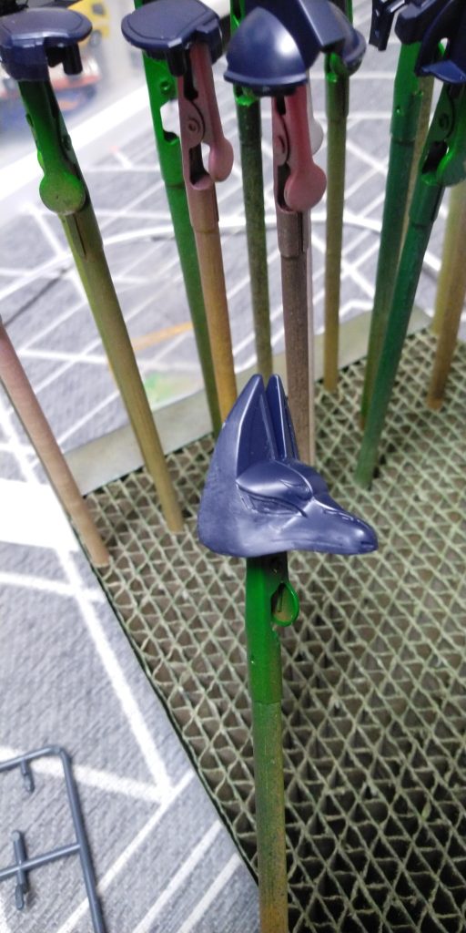 今回もほぼ塗装のみ唯一狐面のモールドを削り落としたくらい