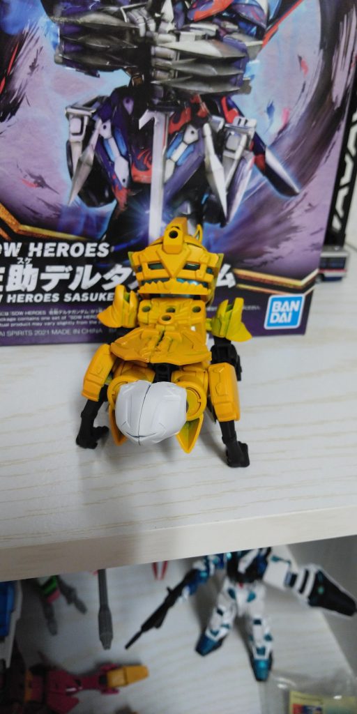 足首のパーツは取説だと横に動かすような指示ですが下向きの方が尻尾感が出る気がしてこのまま、忘れたわけではないんですよ