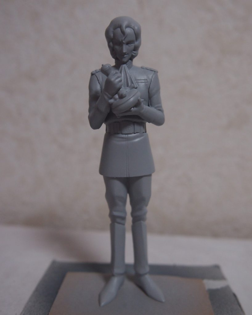 今回はグレ－のサフで立ち上げました