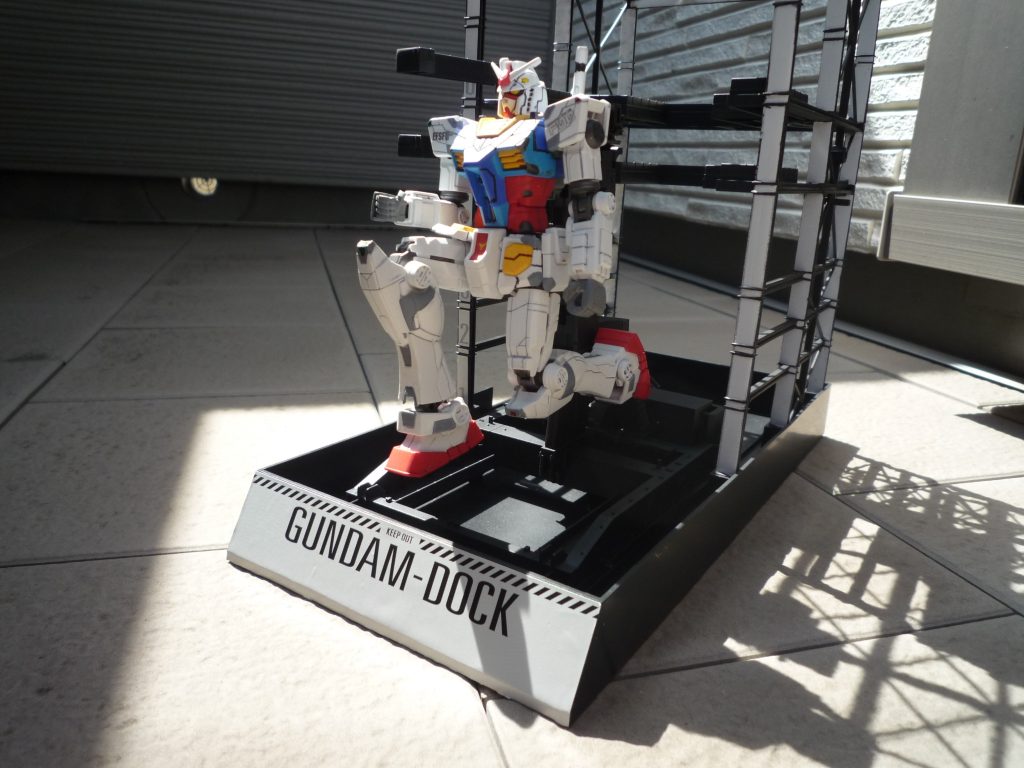 DOCKから出て片膝ついている状態