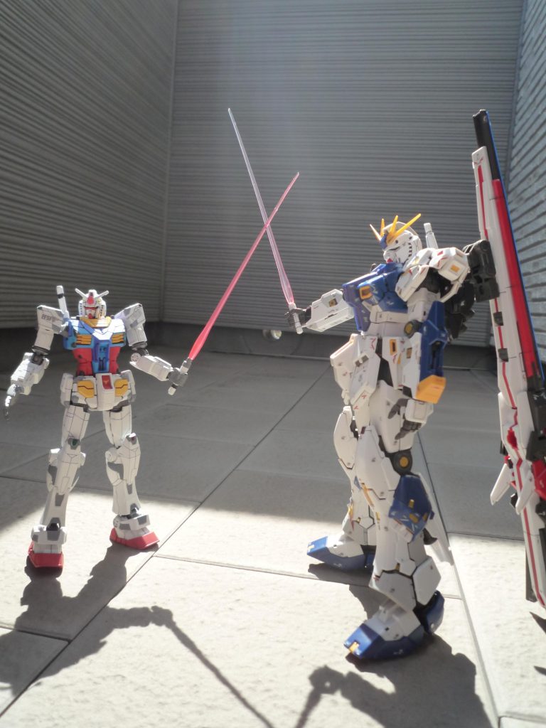 前回のRG RX-93ff νガンダムと並べてみましたこうしてみるとやっぱνガンでかいな