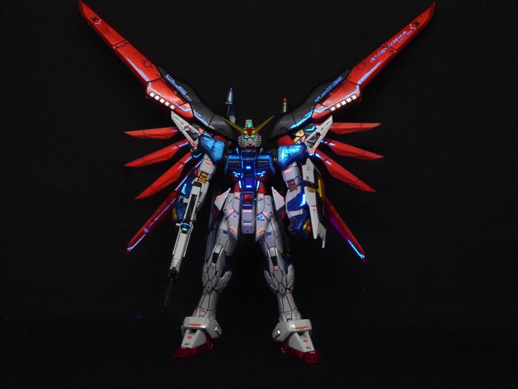 羽広げるとかなりデカイ。MGナラティブより場所取るし。でもカッコよい!!