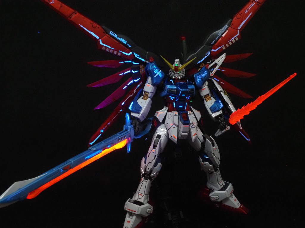 デッカイビームサーベル?両手持ちとかチャレンジしたけど····もうポロリがひどすぎて諦めました😭😭😭😭手の甲のパーツとか手の甲のパーツとか、手の甲のパーツとか、とにかく手の甲のパーツとか、もう気が狂いそうに😭😭😭片手ではこの位置ぐらいでしか保持できないし