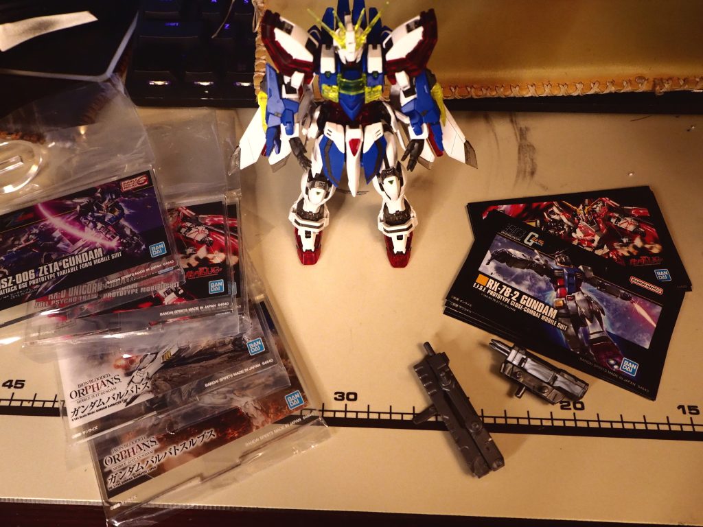 キットの出来は非常に良いものでした。１０００壺ポイントです。ただ日輪エフェクトが無いのは明らかに手抜きですよ。デカールシールが無いのは最悪使わない人がいると思いますし多めに見ますが、日輪はジョイントもあるのに付属しないんですよ。そんなに一番くじ利益取れないんですかね？なんなんですかね。