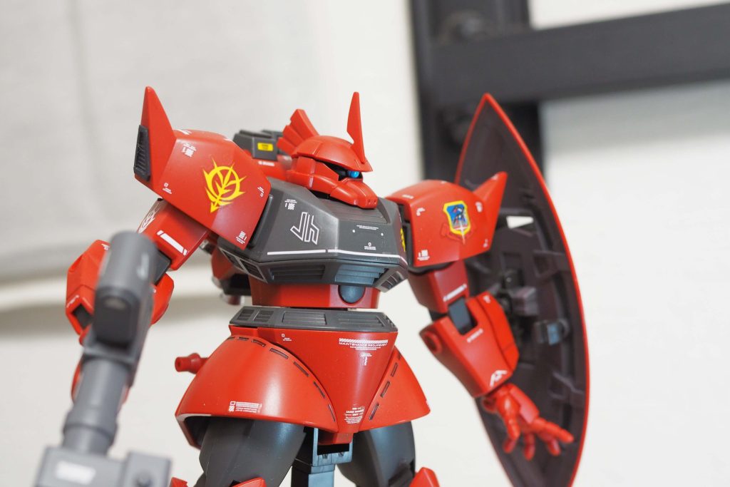 マークングシールが使い物にならないため、手持ちのデカールを使用。一応キマイラ隊ということで貼ってますが、そうでもないものも貼ってたりします(笑)