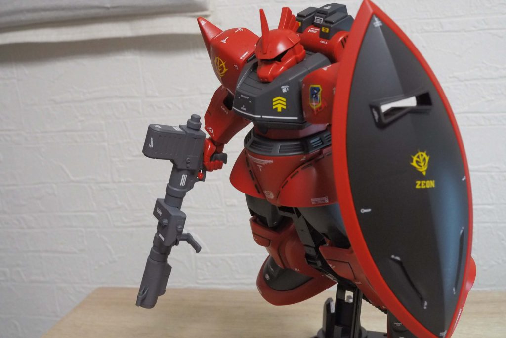 気がついたら大きめのジオン紋章のデカールがなくなっていたので小さめ。。。