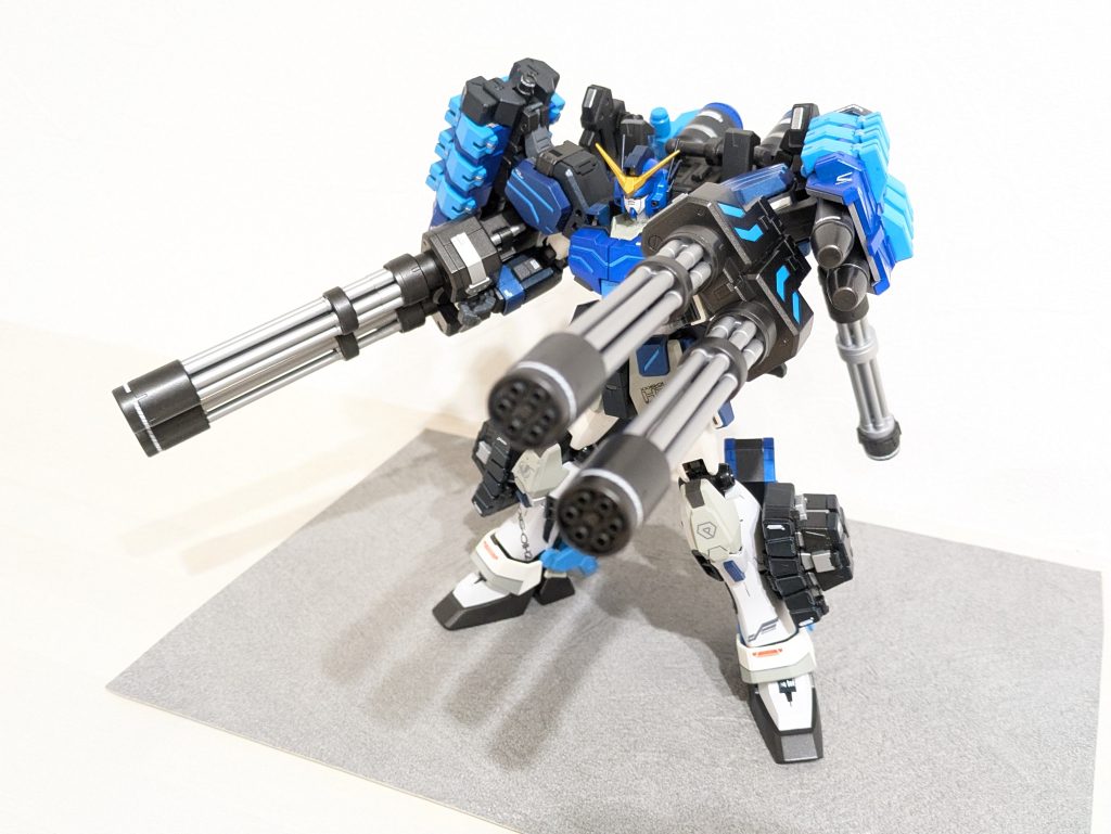 合わせてジャイアントガトリングガン×4丁で武装も強化