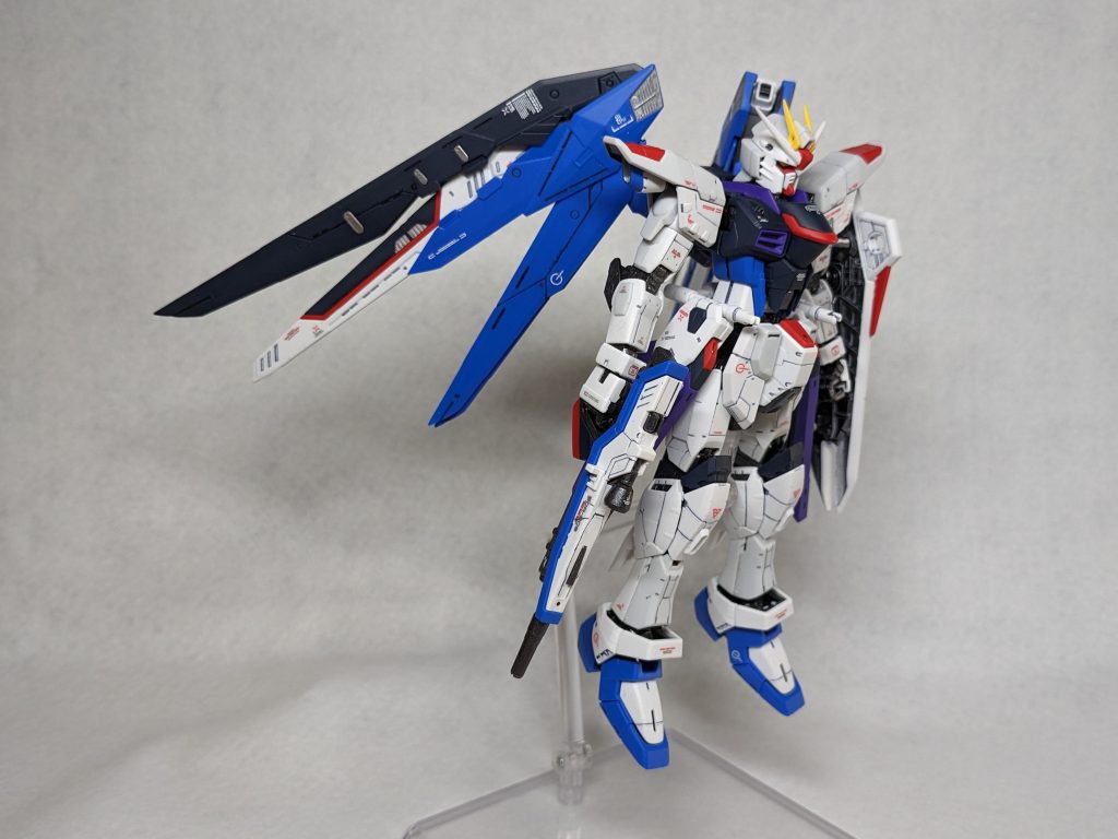 しかも、いくつかの部品は塗装失敗からの破損!等、トラブルだらけでした。人生初のメーカへ部品注文しました。